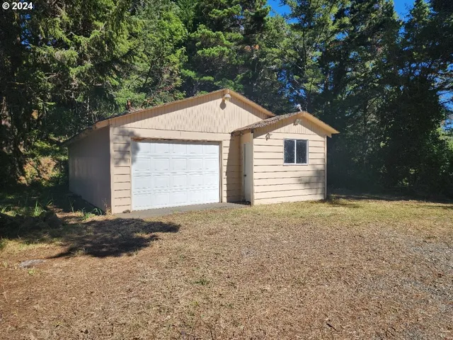 $410,000 | 41565 Highway 101, Port Orford, OR 97465