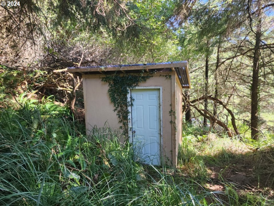 41565 Highway 101 Port Orford, OR 97465 - Photo 10 of 23 Pump House