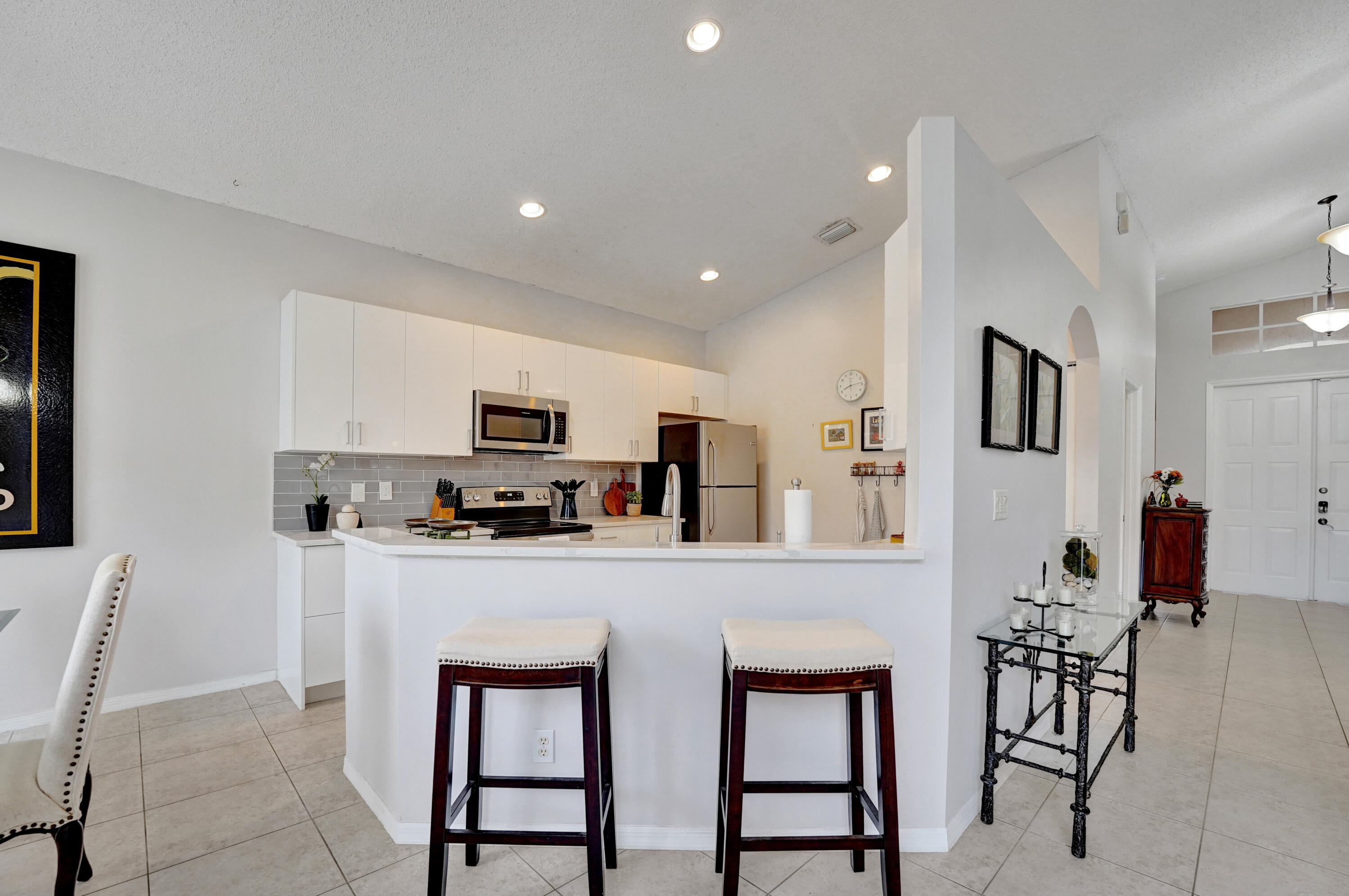 19405 Southwest 67th Street Pembroke Pines, FL 33332 - Photo 19 of 42 Kitchen