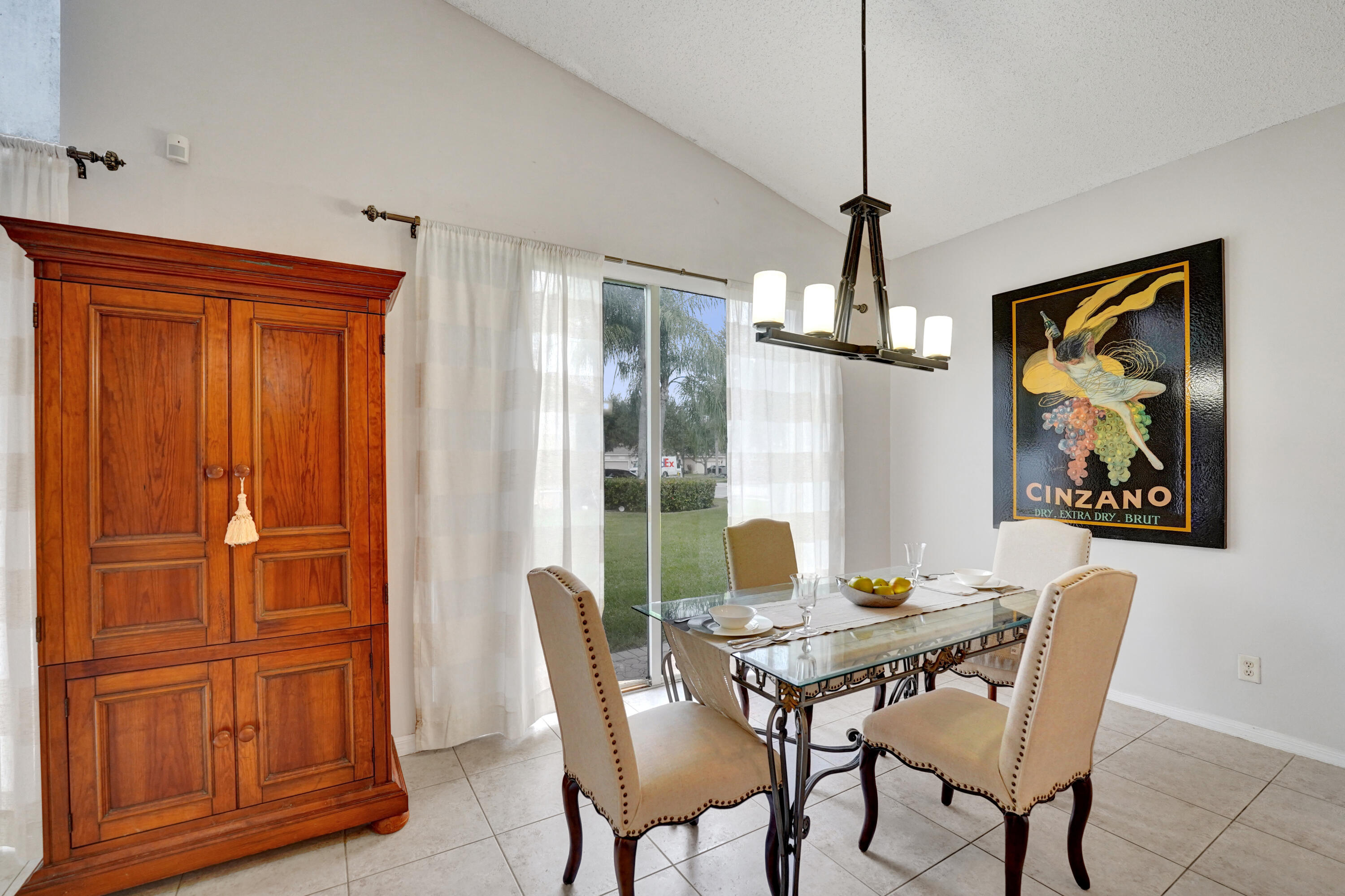 19405 Southwest 67th Street Pembroke Pines, FL 33332 - Photo 21 of 42 Dining