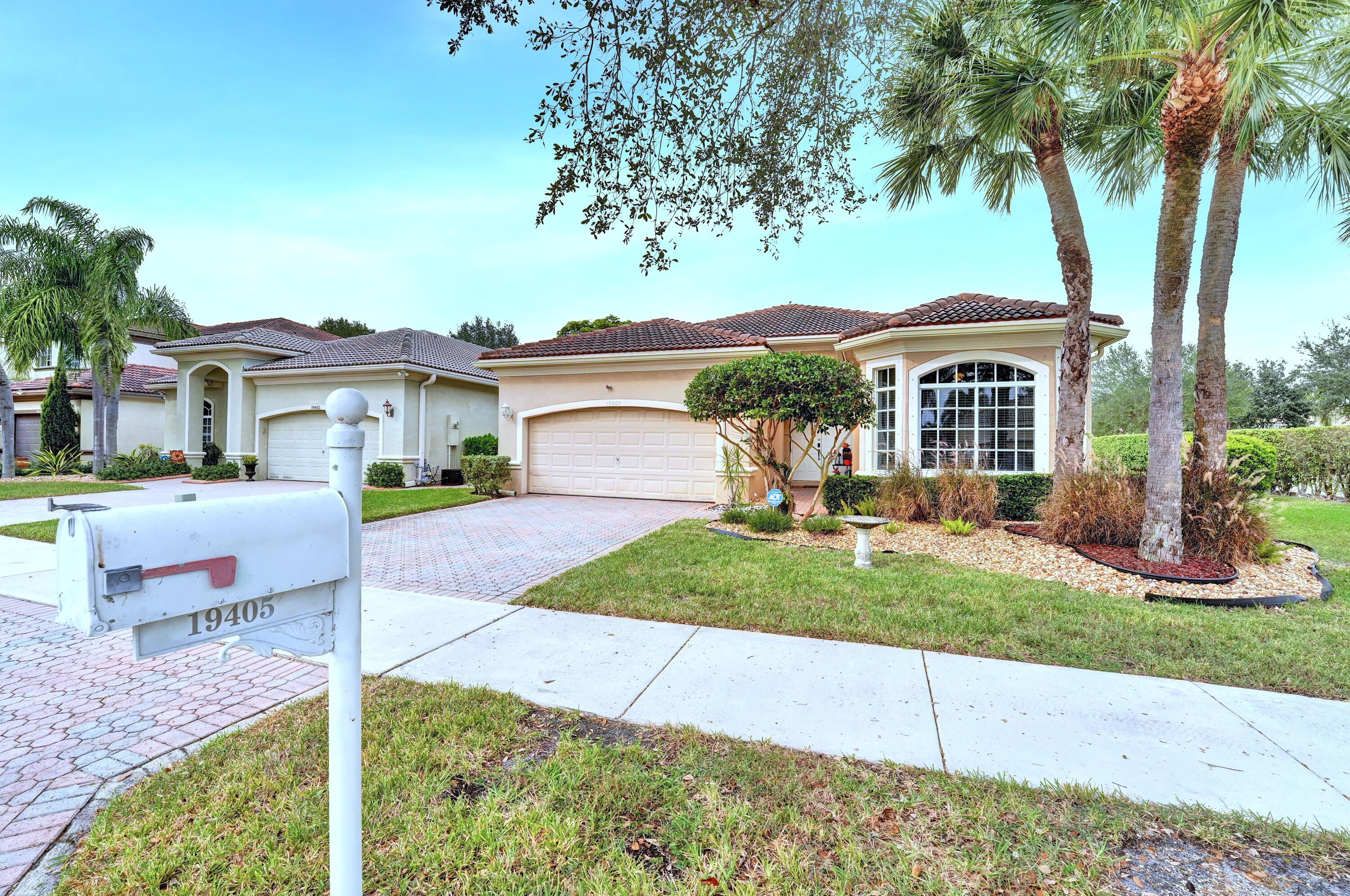 19405 Southwest 67th Street Pembroke Pines, FL 33332 - Photo 3 of 42 Front Exterior