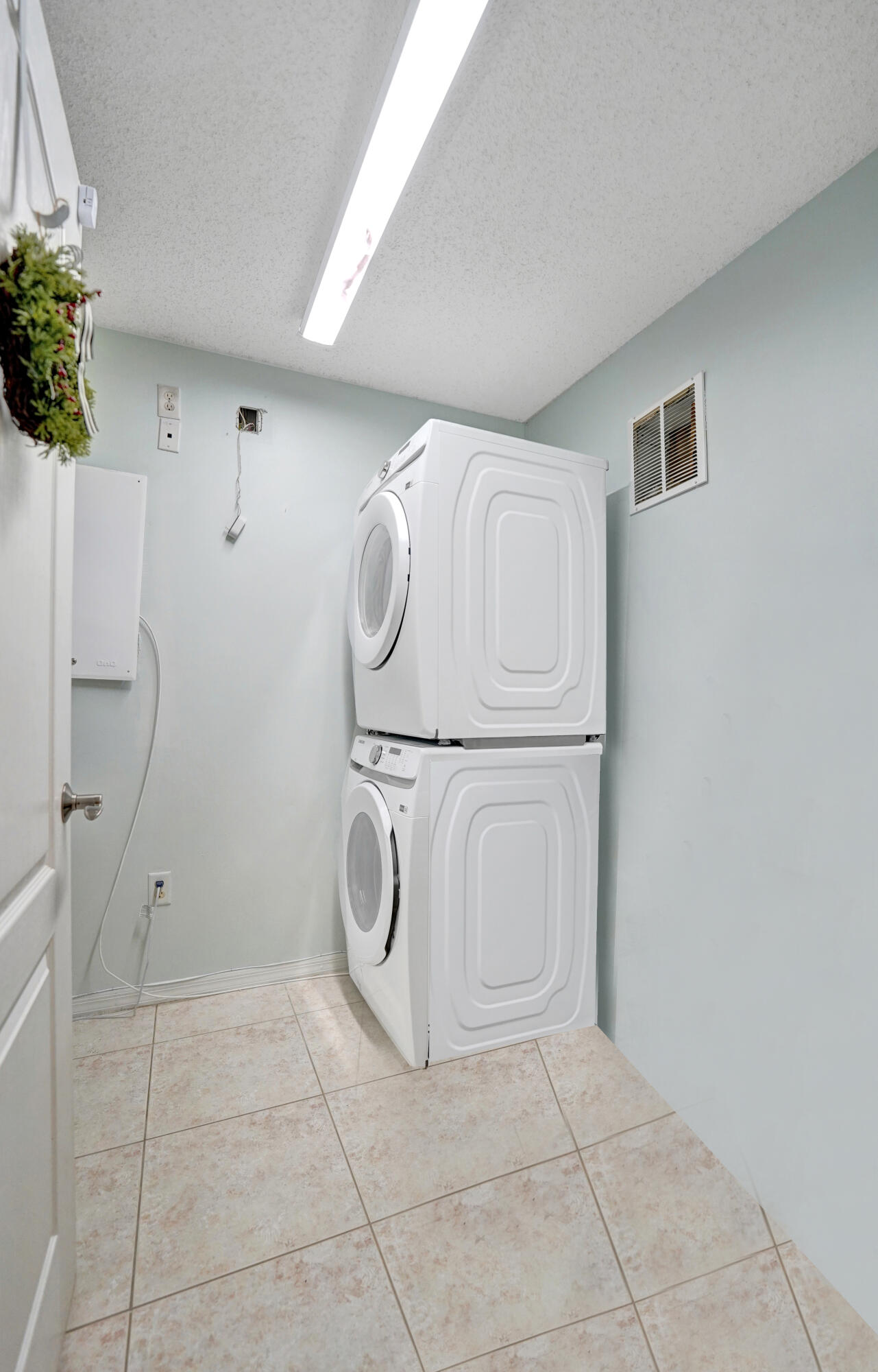 19405 Southwest 67th Street Pembroke Pines, FL 33332 - Photo 36 of 42 Laundry