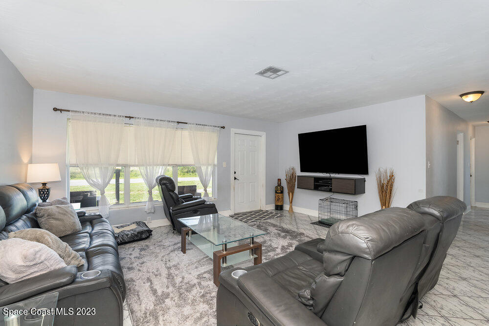 2394 Shenandoah Road Palm Bay, FL 32905 - Photo 9 of 23 005_dsc04164-edit