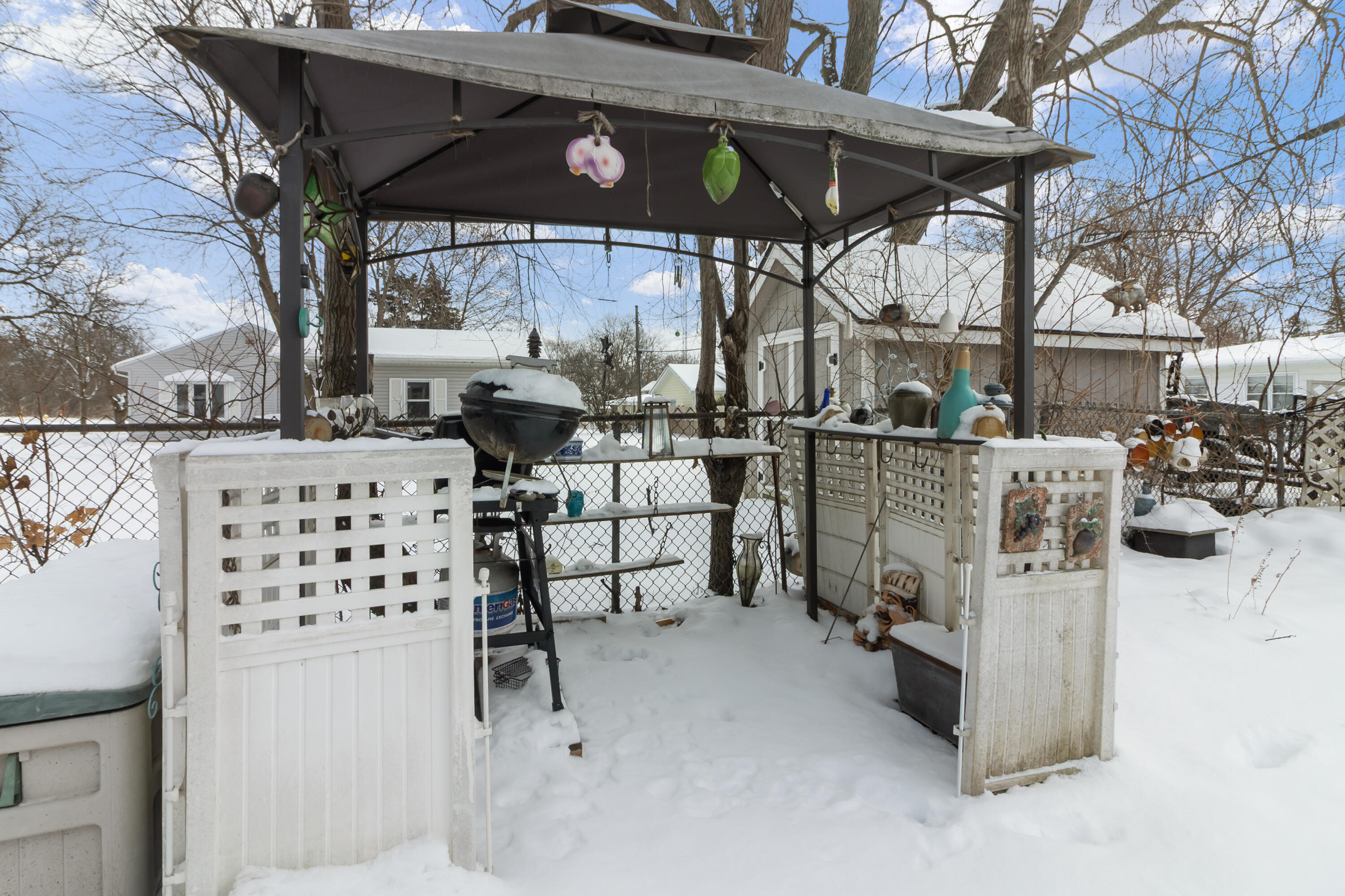 742 Sheridan Springs Road Lake Geneva, WI 53147 - Photo 16 of 24 Back yard