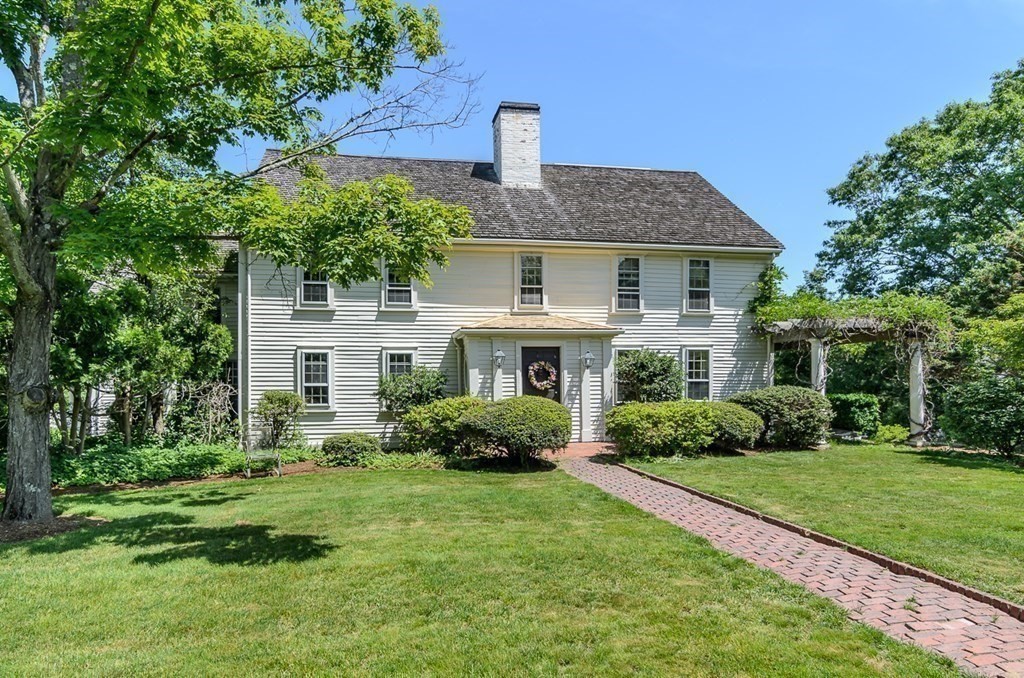 202 Dedham Street Dover, MA 02030 - Photo 4 of 21