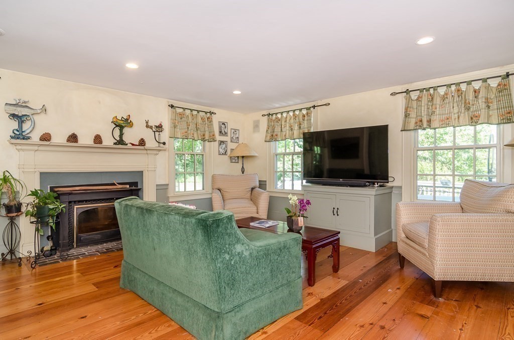 202 Dedham Street Dover, MA 02030 - Photo 10 of 21