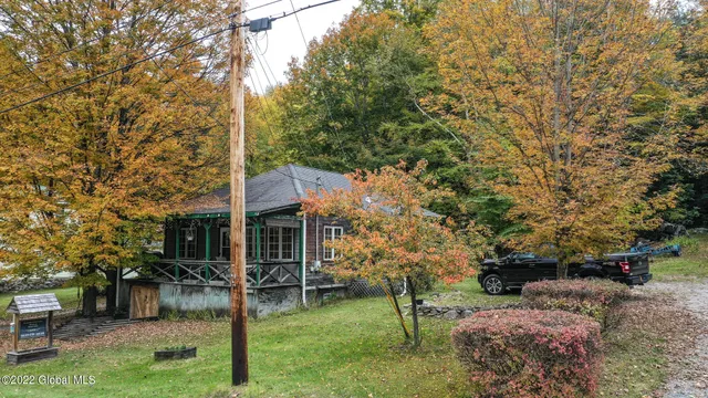 $495,000 | 2023 Lands End Road, Huletts Landing, NY 12841