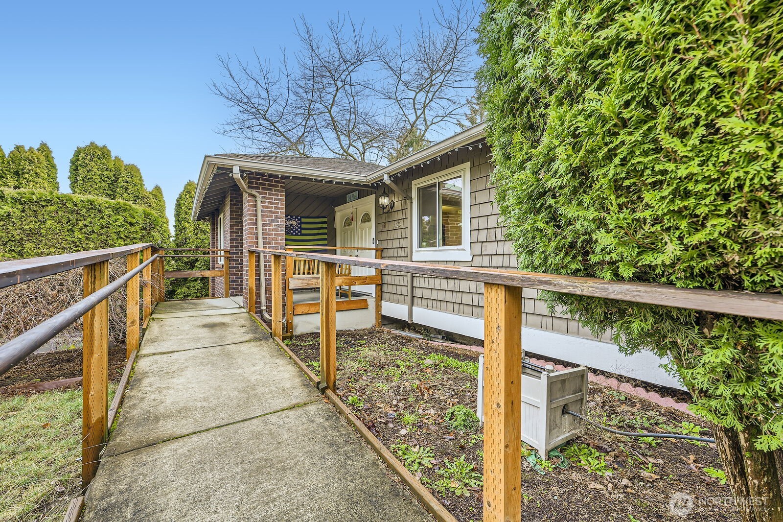 426 Stevens Avenue Northwest Renton, WA 98057 - Photo 2 of 34