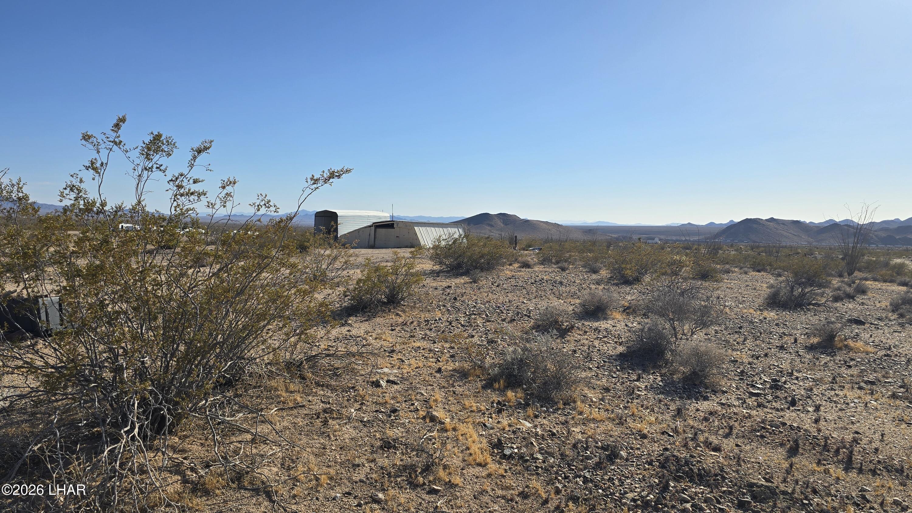 14279 Anegam Road Yucca, AZ 86438 - Photo 7 of 38