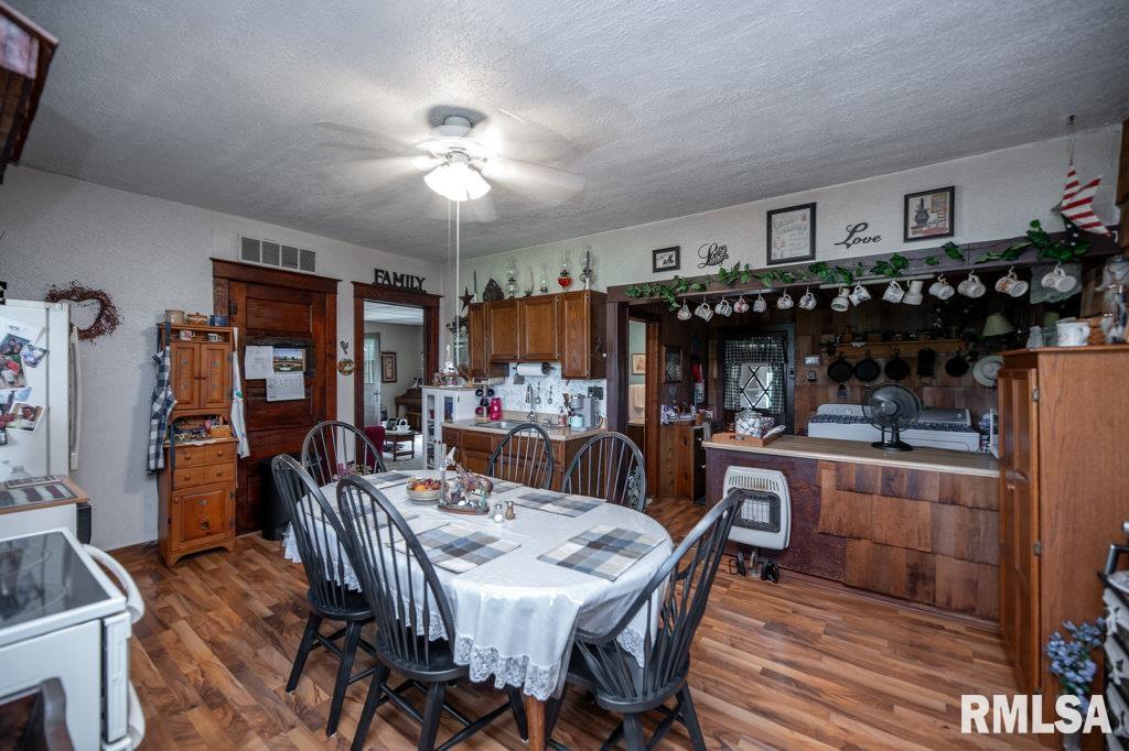 19639 Bennett Road Pekin, IL 61554 - Photo 9 of 55 Gallery Image 9
