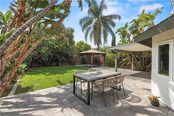 $959,500 | 18326 Elkwood Street, Reseda, CA 91335