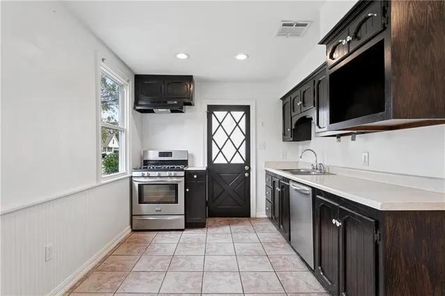 $3,200 | 75 Oaklawn Drive, Metairie, LA 70005