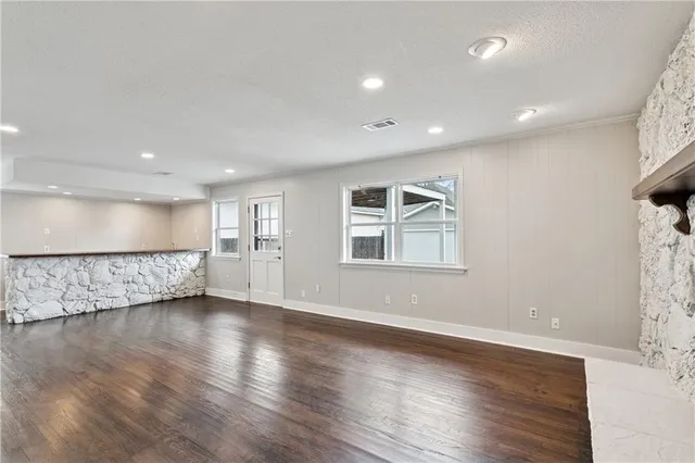 $3,200 | 75 Oaklawn Drive, Metairie, LA 70005