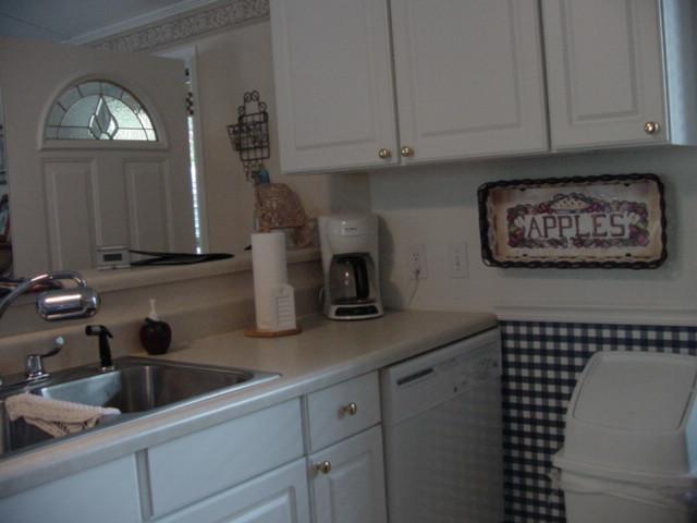 208 Baldwin Street Honea Path, SC 29654 - Photo 3 of 9