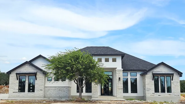$779,479 | 699 James Way, Castroville, TX 78009