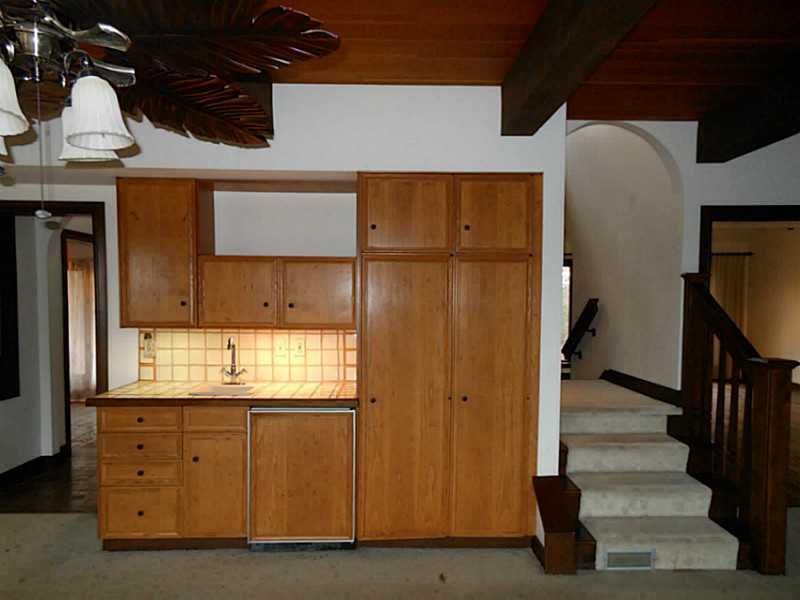 4499 Hilty Road Murrysville, PA 15668 - Photo 11 of 25 Family Room. Wet Bar