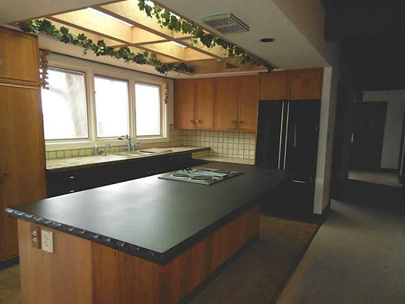 4499 Hilty Road Murrysville, PA 15668 - Photo 12 of 25 Kitchen. Concrete Counter
