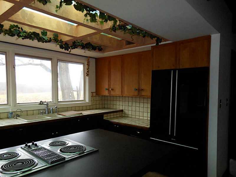 4499 Hilty Road Murrysville, PA 15668 - Photo 8 of 25 Kitchen.