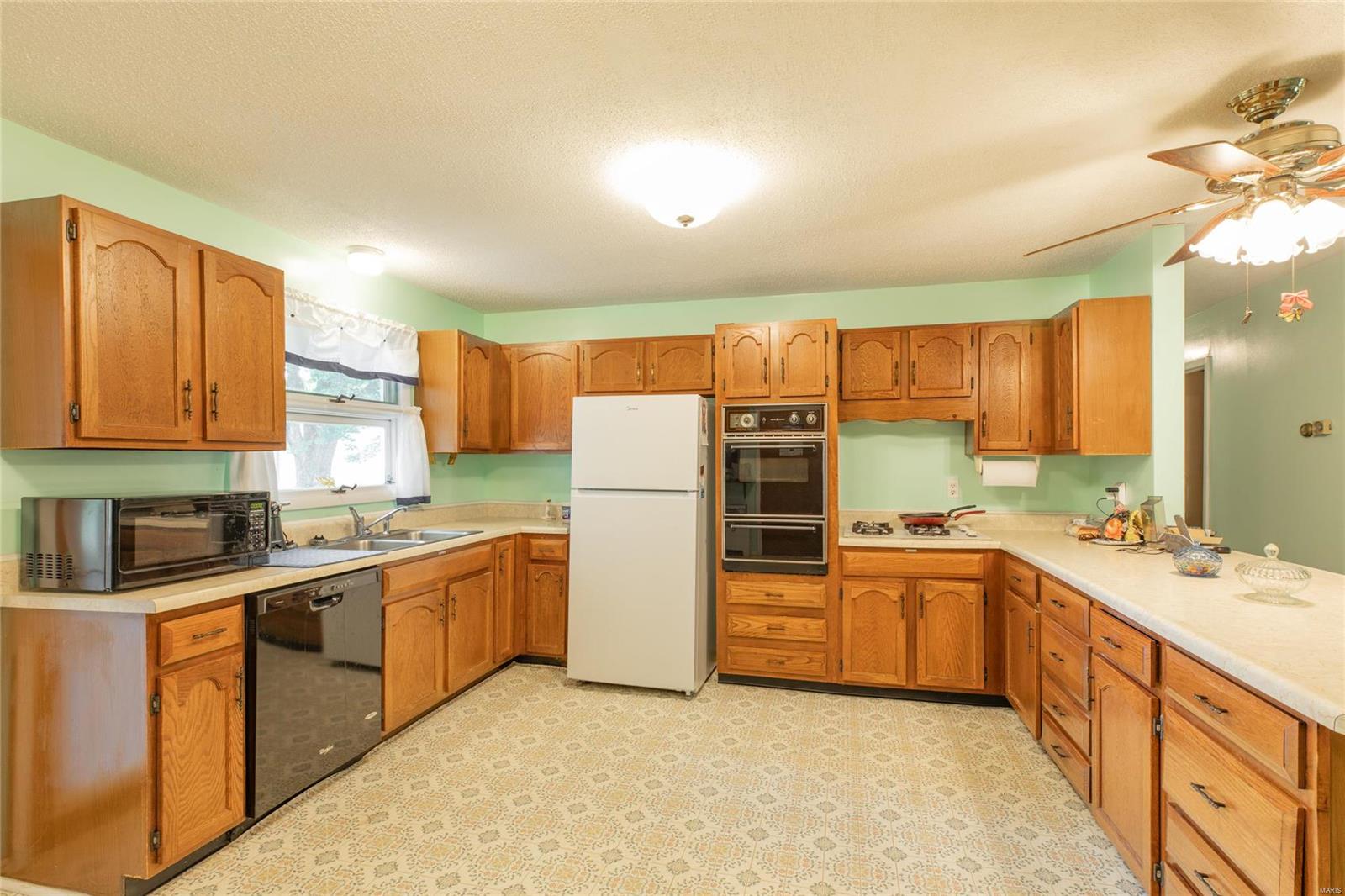 15618 Bartlett Road Dow, IL 62022 - Photo 37 of 59
