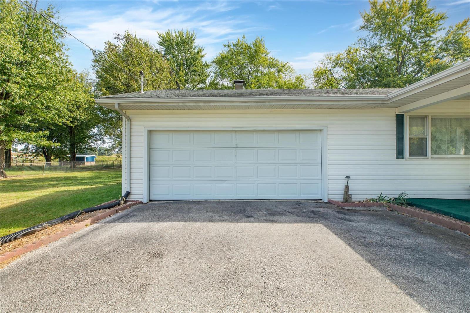 15618 Bartlett Road Dow, IL 62022 - Photo 7 of 59