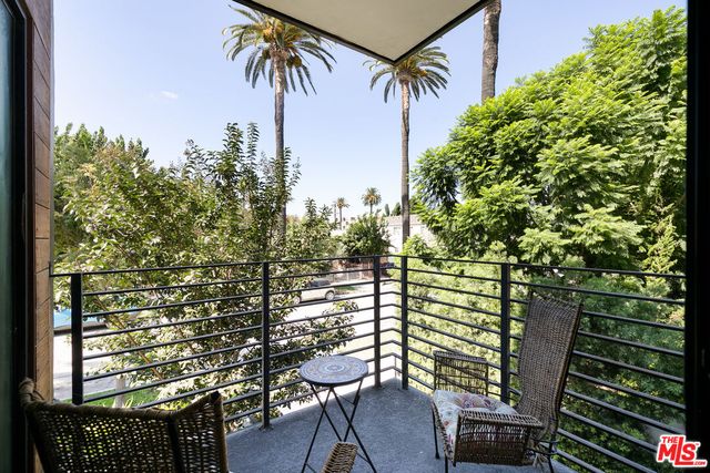 $1,095,000 | 2652 South Mansfield Avenue, Los Angeles, CA 90016