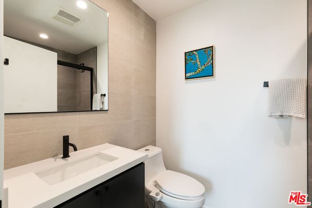 $1,095,000 | 2652 South Mansfield Avenue, Los Angeles, CA 90016