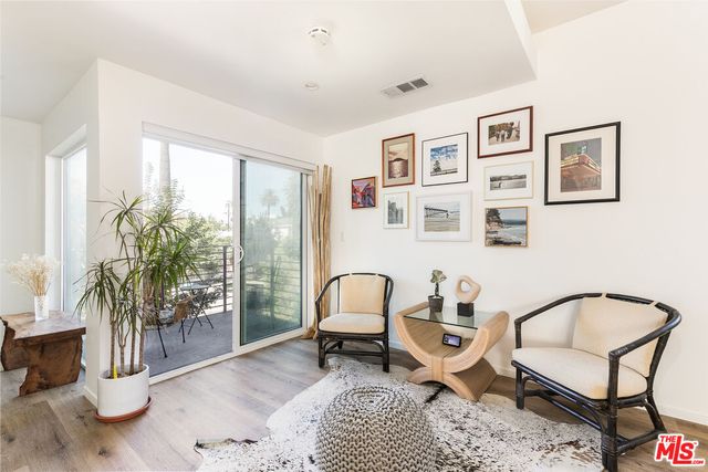 $1,095,000 | 2652 South Mansfield Avenue, Los Angeles, CA 90016