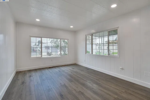 a picture of a cabinet