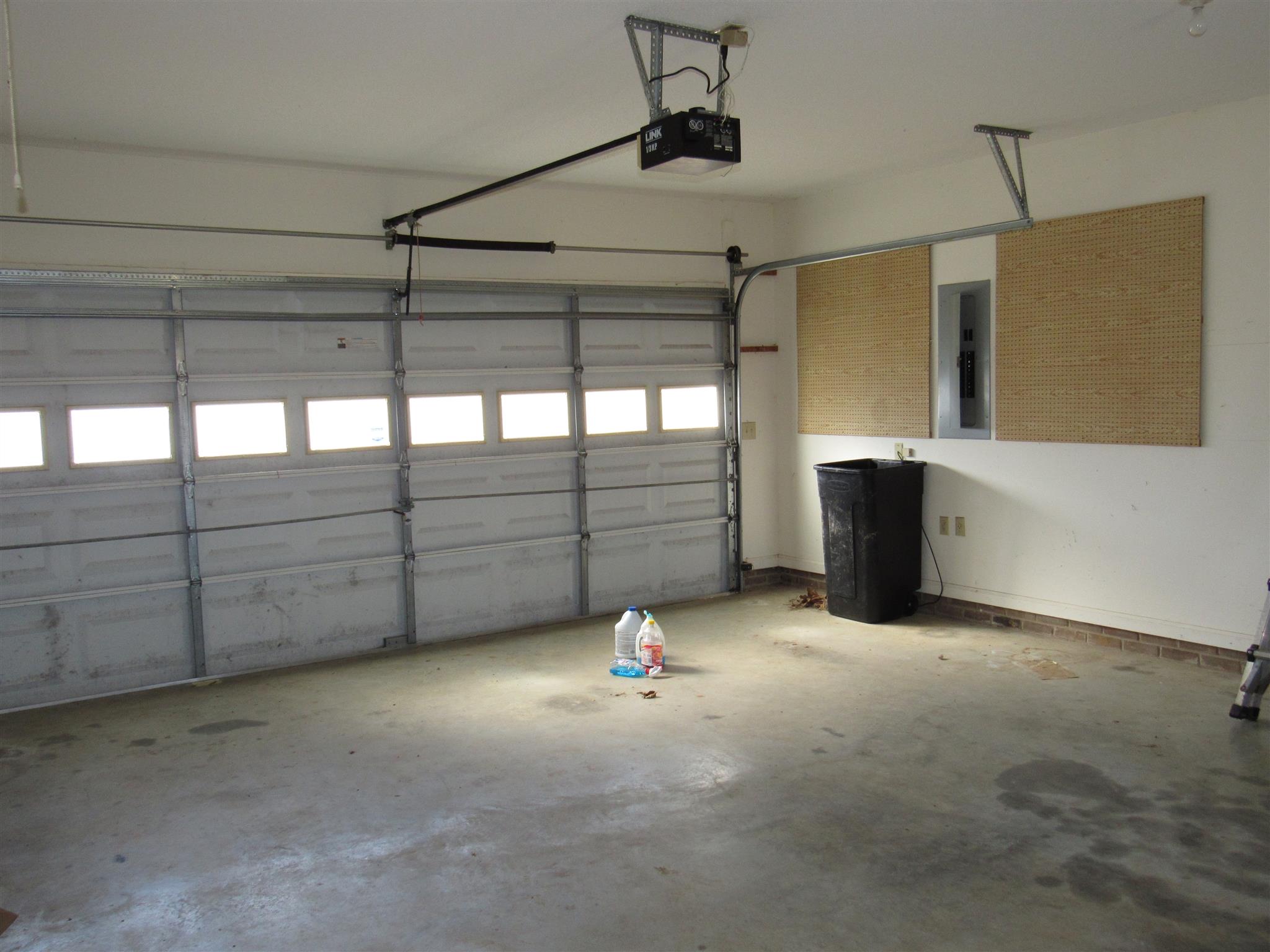 275 Jones Road Taft, TN 38488 - Photo 21 of 26 a view of an empty room with windows