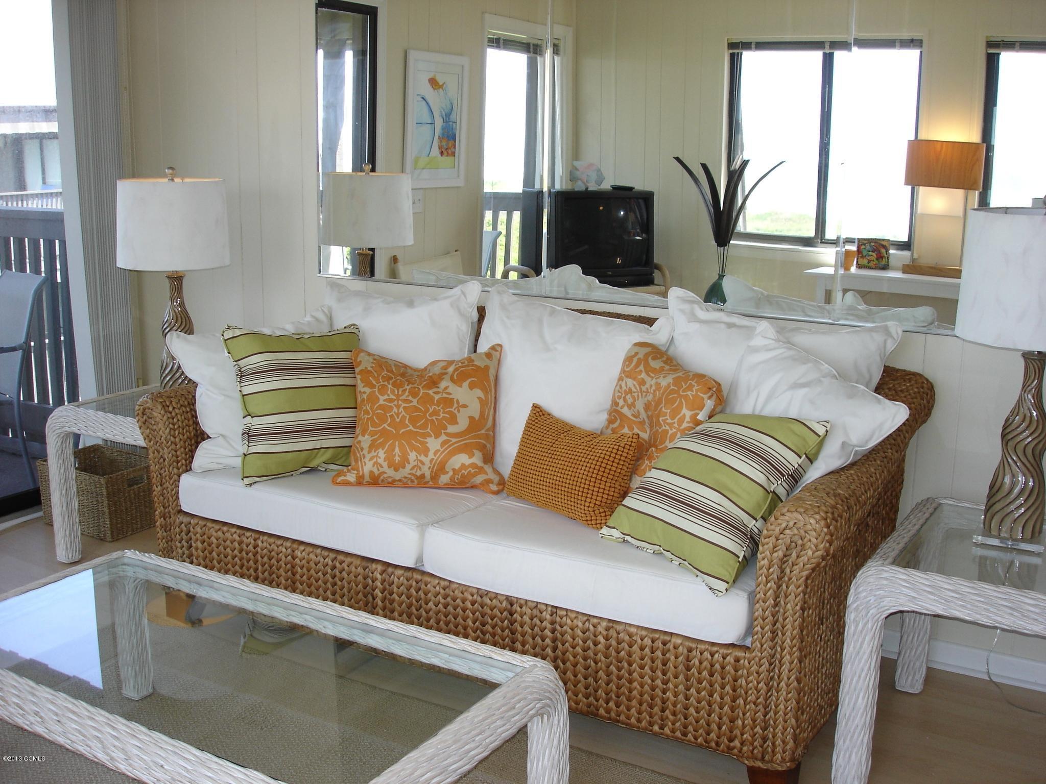 2008 East Fort Macon Road, Unit F18 SOUTHWINDS Atlantic Beach, NC 28512 - Photo 4 of 13 living room