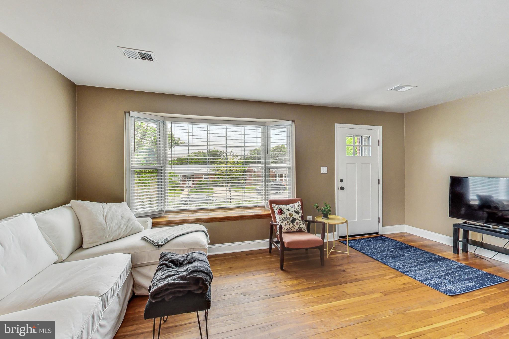 2409 Dennis Avenue Silver Spring, MD 20902 - Photo 6 of 29