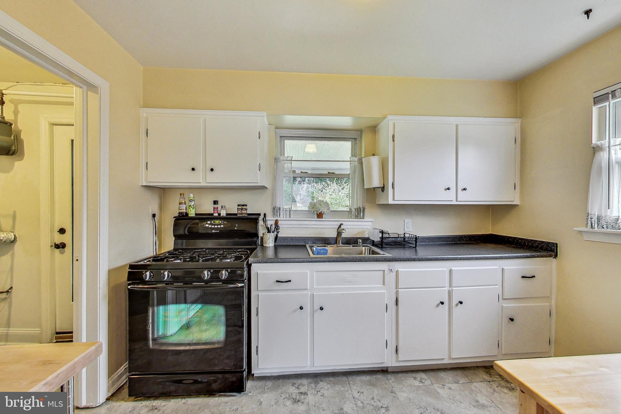 2409 Dennis Avenue Silver Spring, MD 20902 - Photo 9 of 29