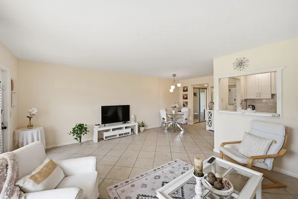 $1,400 | 314 Brighton East, Unit H, Boca Raton, FL 33434