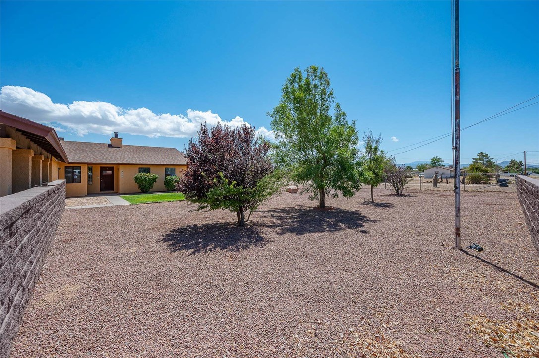 4100 North Skylark Road Kingman, AZ 86409 - Photo 5 of 60 View of yard