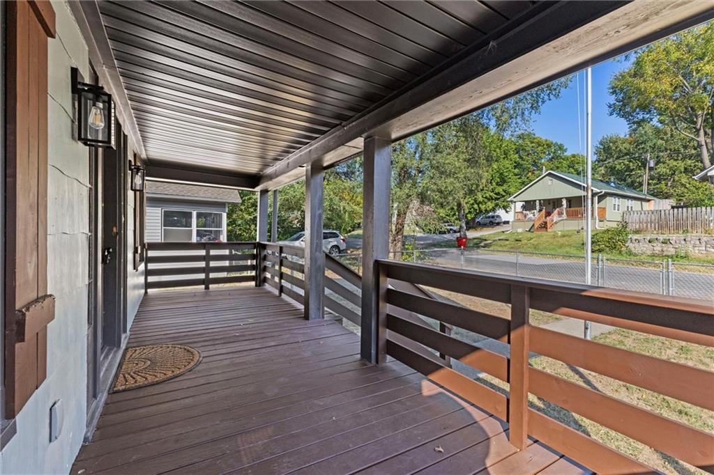 1806 South Evanston Avenue Independence, MO 64052 - Photo 2 of 27