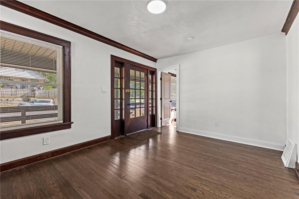 1806 South Evanston Avenue Independence, MO 64052 - Photo 4 of 27