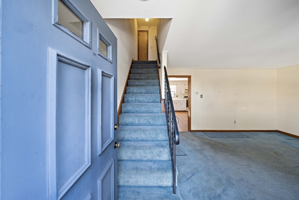 4 Shawsheen Road, Unit 2 Lawrence, MA 01843 - Photo 14 of 35 a view of an entryway