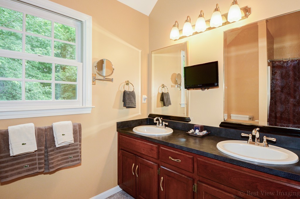 17 Joseph Road Shrewsbury, MA 01545 - Photo 13 of 25 Gallery Image 13