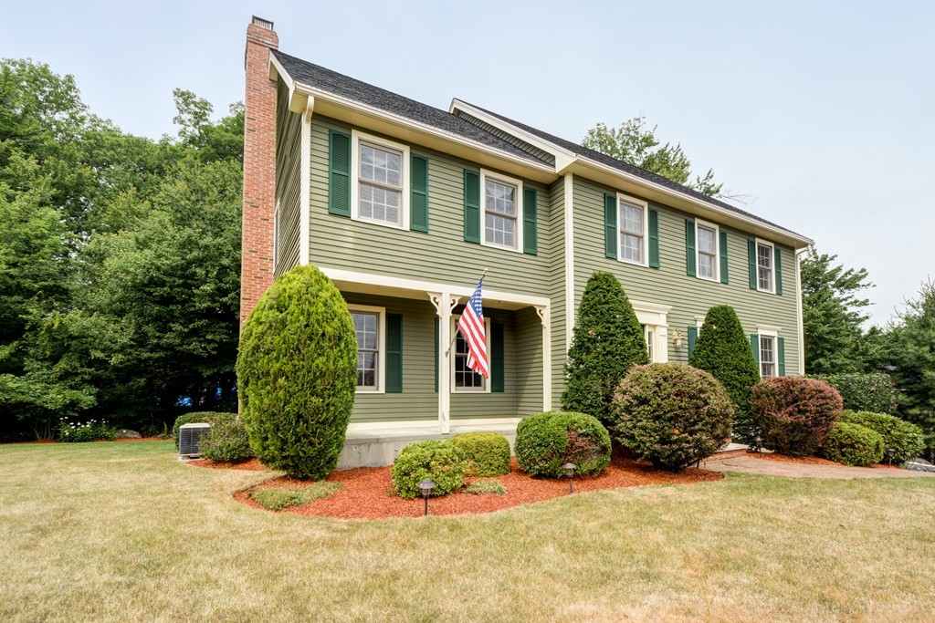 17 Joseph Road Shrewsbury, MA 01545 - Photo 2 of 25 Gallery Image 2