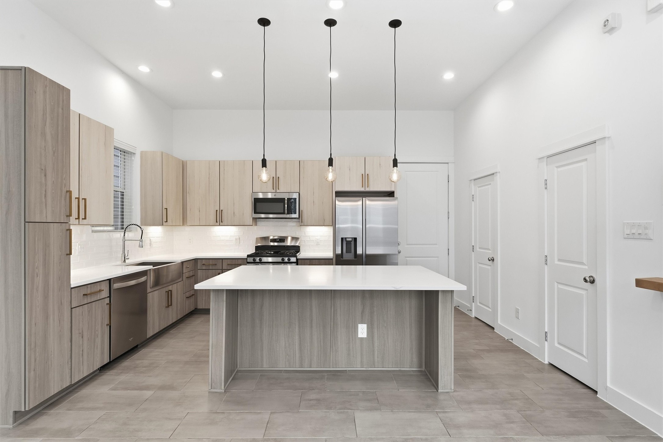 590 Janisch Road Houston, TX 77018 - Photo 8 of 25 Gallery Image 8
