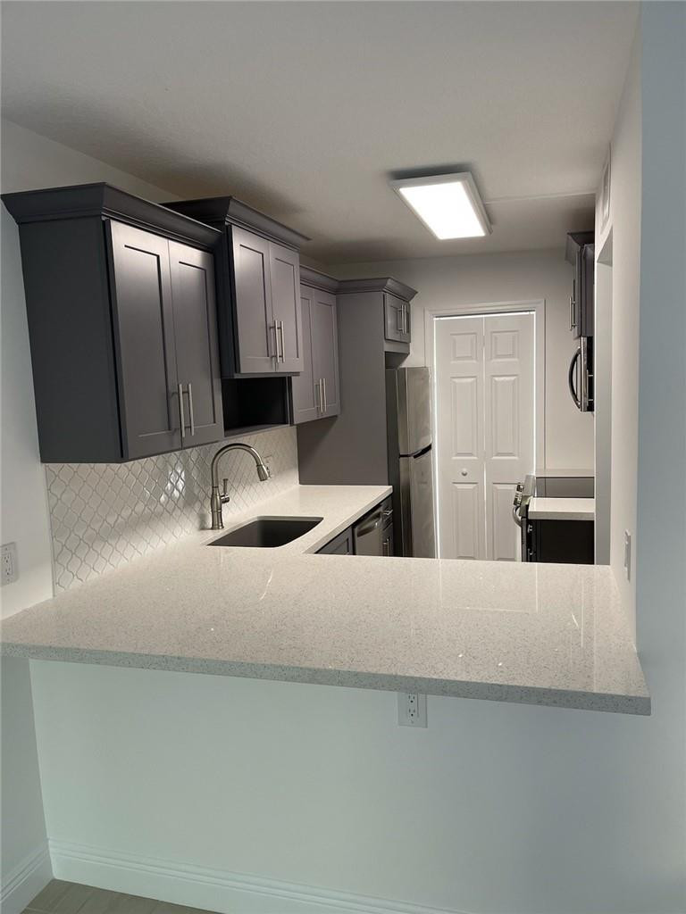 2907 Northeast 8th Terrace, Unit 101 Oakland Park, FL 33334 - Photo 2 of 18 Photo 2