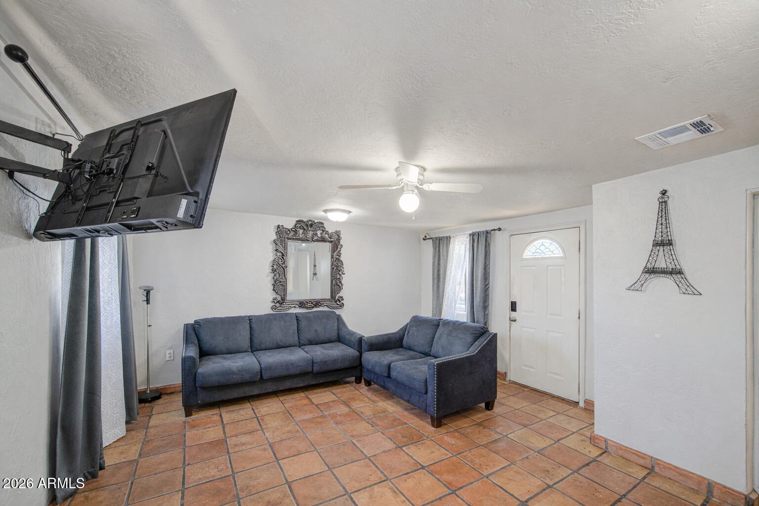 9635 North 14th Avenue Phoenix, AZ 85021 - Photo 6 of 25 BC62F863-B851-4FF5-9A3E-AC579ED99976