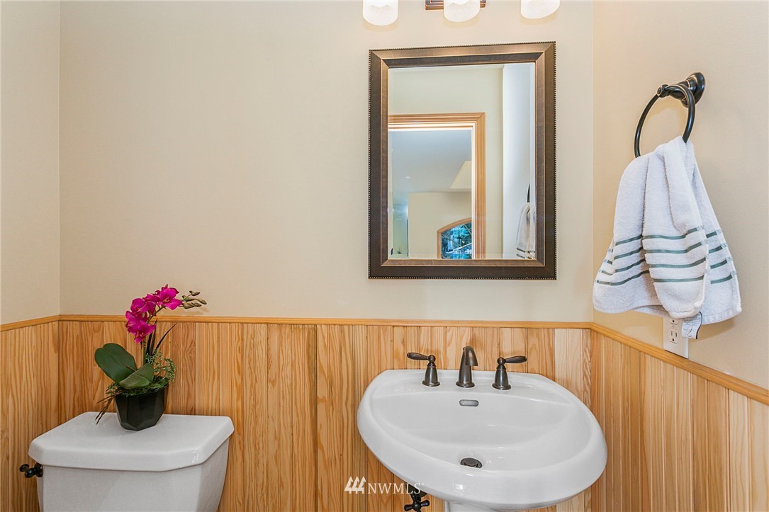 923 Edmonds Street Edmonds, WA 98020 - Photo 14 of 32