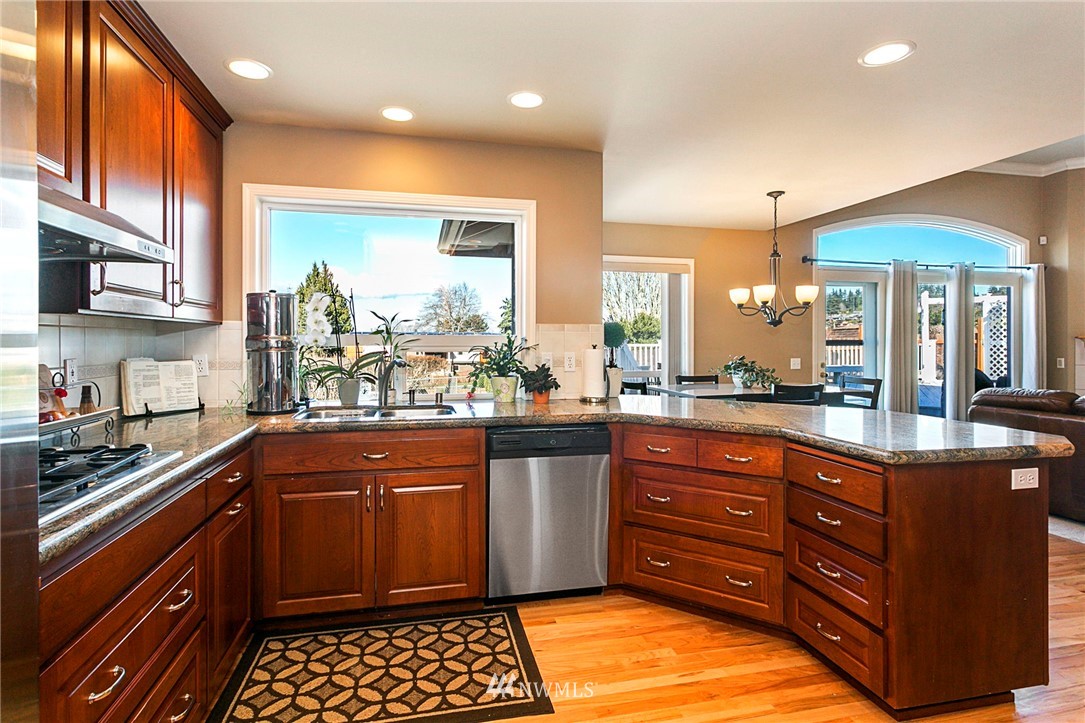 923 Edmonds Street Edmonds, WA 98020 - Photo 19 of 32
