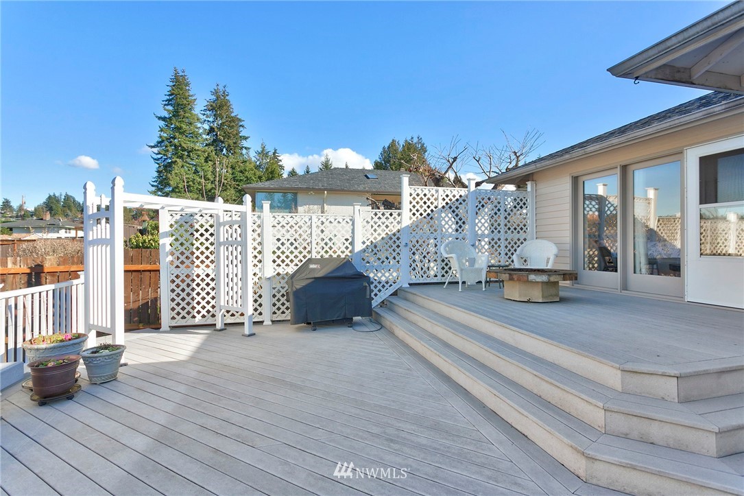 923 Edmonds Street Edmonds, WA 98020 - Photo 4 of 32