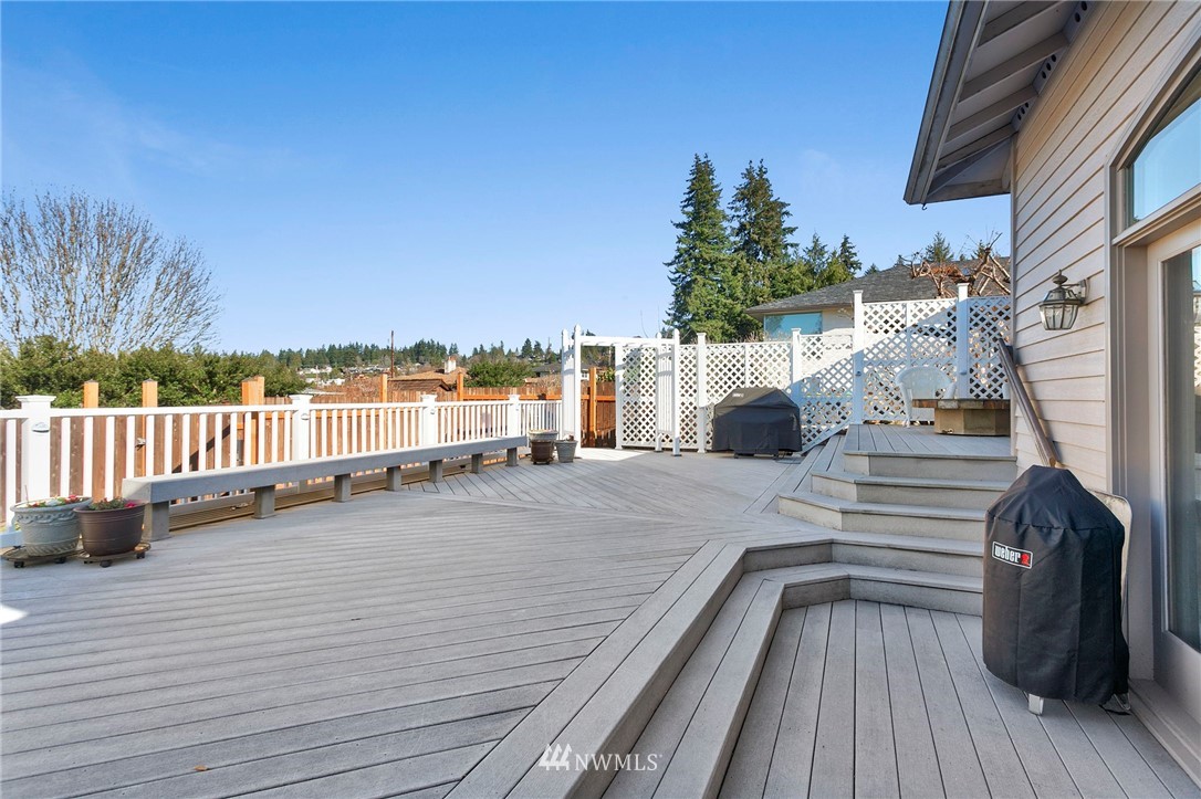 923 Edmonds Street Edmonds, WA 98020 - Photo 5 of 32