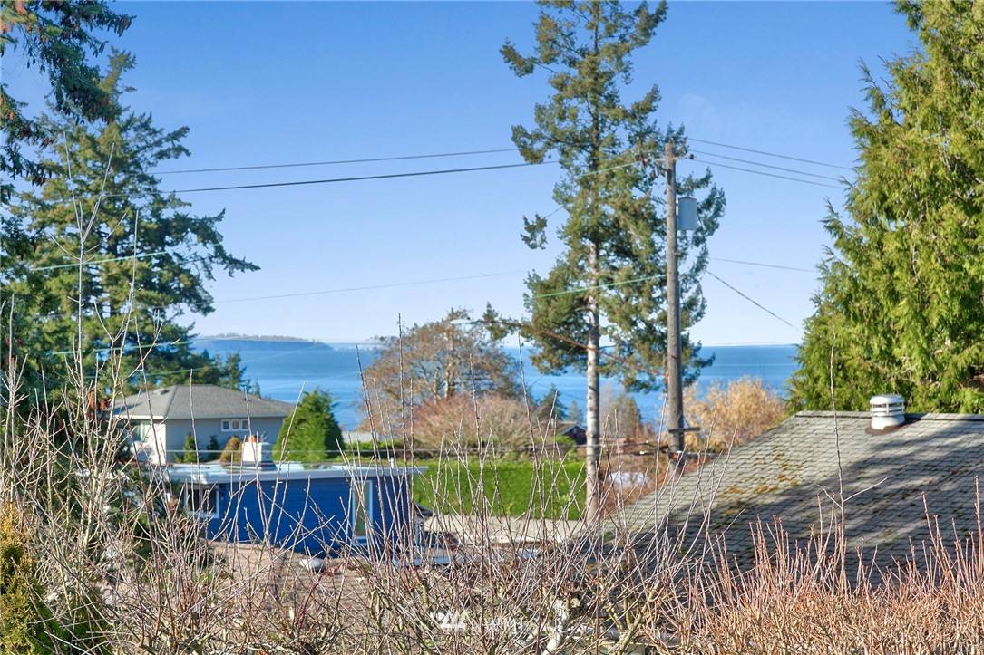923 Edmonds Street Edmonds, WA 98020 - Photo 6 of 32