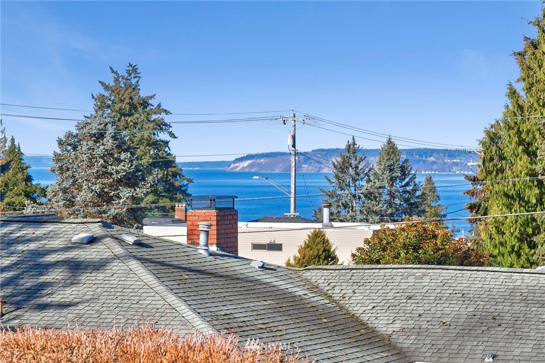923 Edmonds Street Edmonds, WA 98020 - Photo 7 of 32