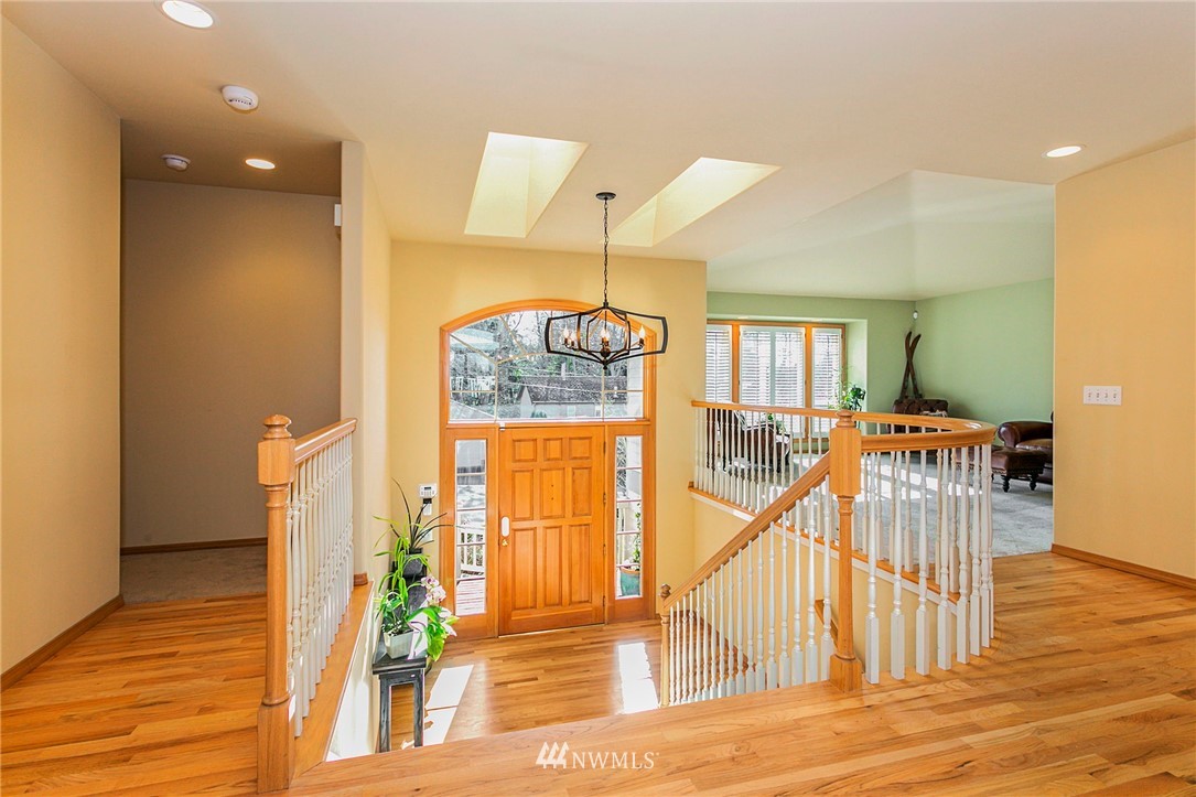 923 Edmonds Street Edmonds, WA 98020 - Photo 9 of 32