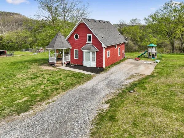 $485,000 | 21 Eckert Lane, Pleasant Shade, TN 37145